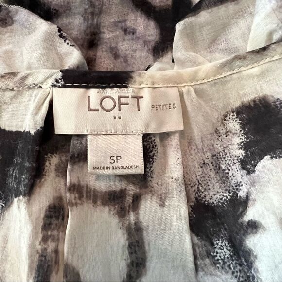 3 for $30! Loft pattern sheer tank top‎ - Picture 2 of 8
